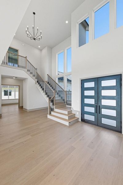 Spacious, unfurnished interior of a new home in Rough Hollow, Austin (Image 36). Spacious, unfurnished interior of a new home in Rough Hollow, Austin (Image 36).