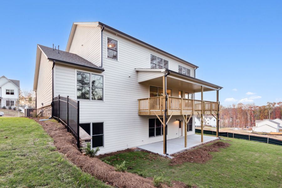 Exterior details and patio area of a home in Ellis, Marietta (Image 3).
