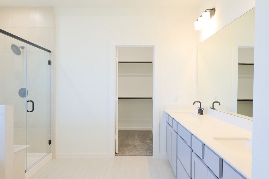 Furnished interior view inside a new home in Emberly  45', Beasley (Image 9).