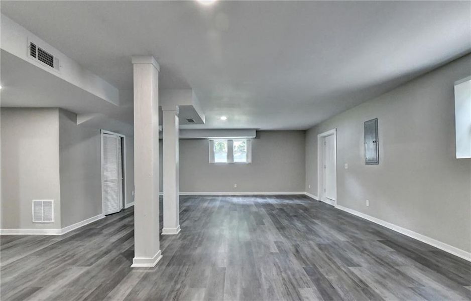 Spacious, unfurnished interior of a new home in , Snellville (Image 81). Spacious, unfurnished interior of a new home in , Snellville (Image 81).