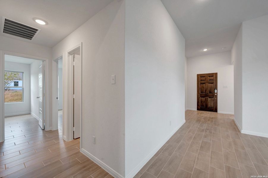 Spacious, unfurnished interior of a new home in Chaparral Ranch, Floresville (Image 42).