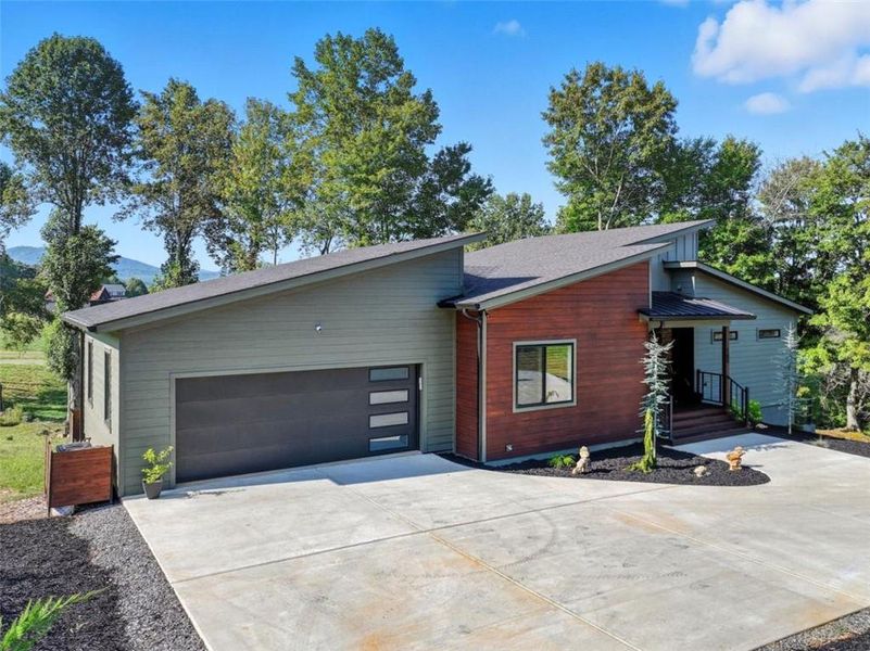 Image 43 of a home in .