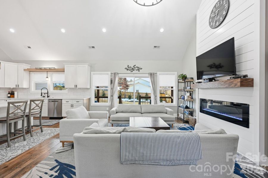 Great Room with Fireplace