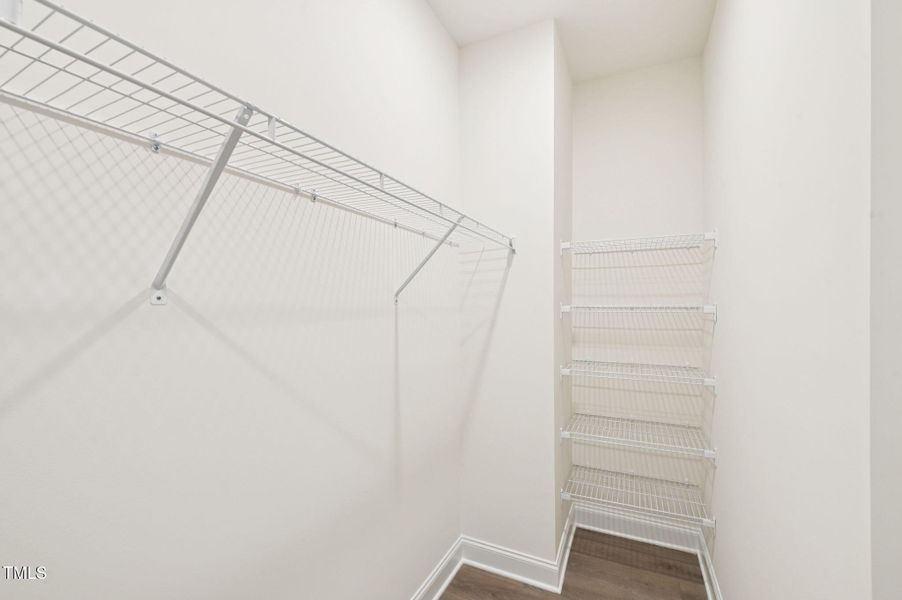 33-web-or-mls-236 Alden Way-033