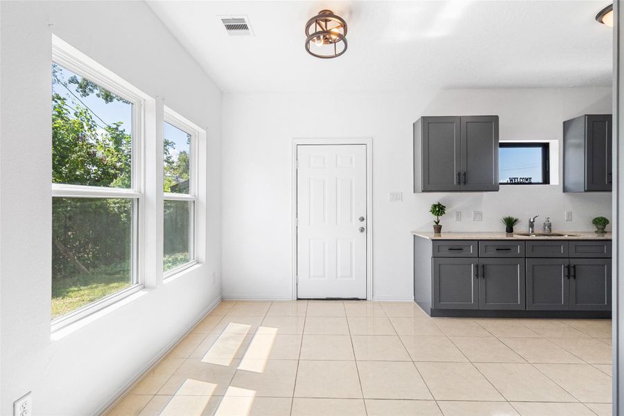 Modern light fixture in Dining room Modern light fixture in Dining room