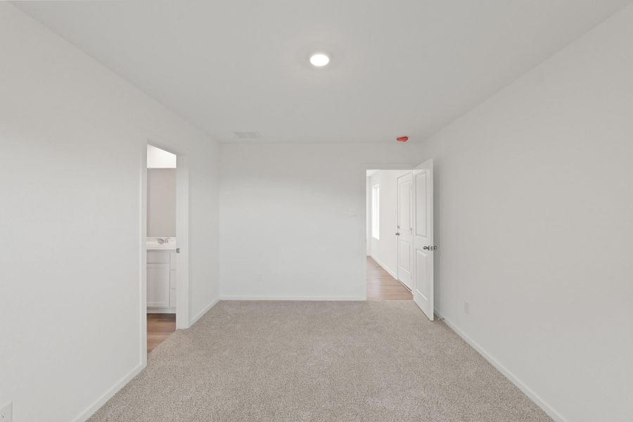 Spacious, unfurnished interior of a new home in The Canopies, Splendora (Image 20).