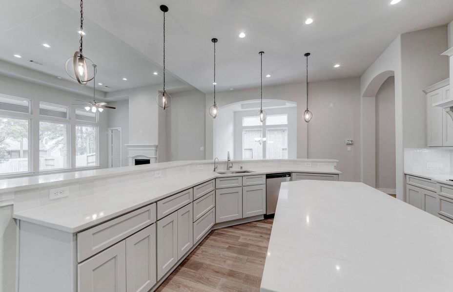 Representative furnished interior of a home built from the 3049 by Ravenna Homes in The Woodlands Hills 65′, Willis (Image 7). Representative furnished interior of a home built from the 3049 by Ravenna Homes in The Woodlands Hills 65′, Willis (Image 7).