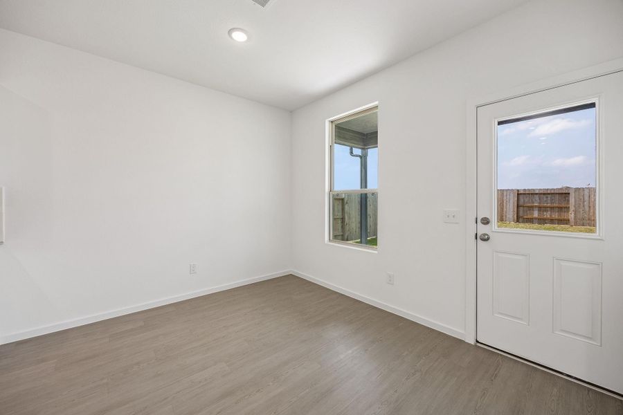 Spacious, unfurnished interior of a new home in River Ranch, Dayton (Image 27).
