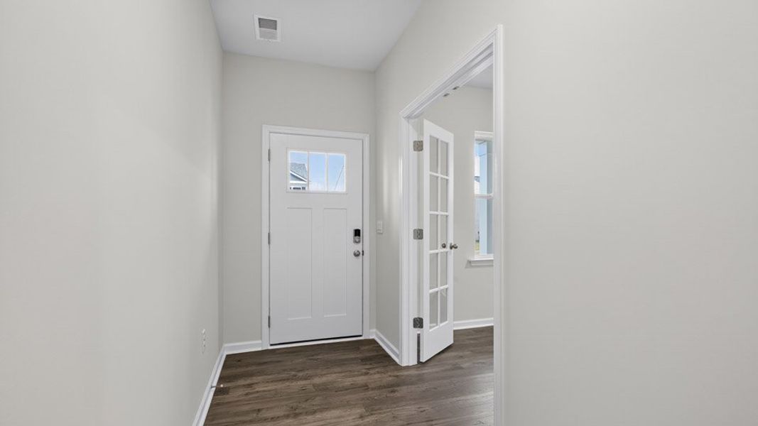 Spacious, unfurnished interior of a new home in Galvins Ridge, Sanford (Image 9).