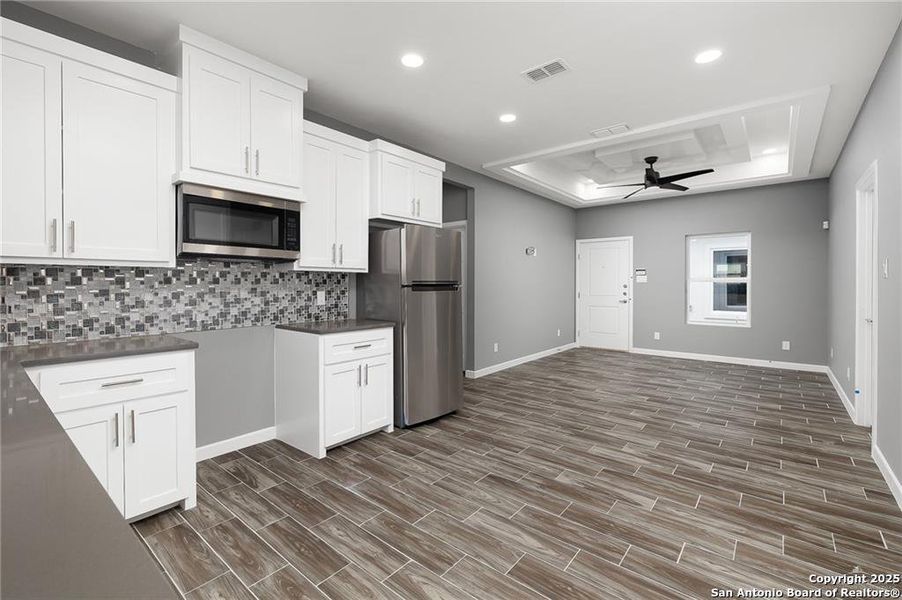 Furnished interior view inside a new home in , Alamo (Image 7).