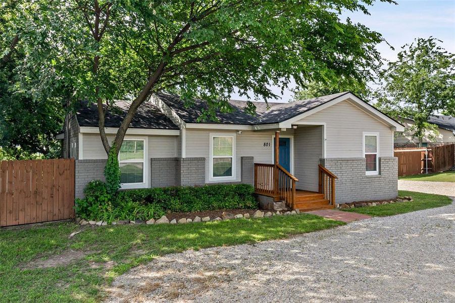 Exterior details and patio area of a home in , Weatherford (Image 25). Exterior details and patio area of a home in , Weatherford (Image 25).