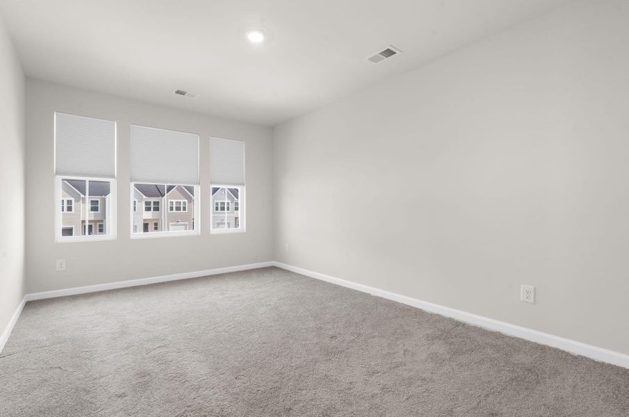 Spacious, unfurnished interior of a new home in , Summerville (Image 15).