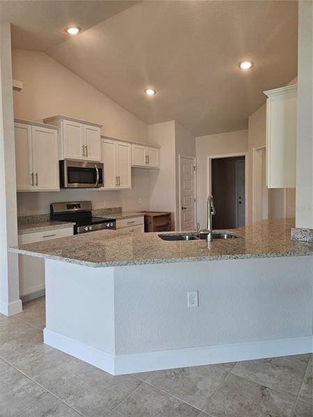 Furnished interior view inside a new home in Venice, Venice (Image 6).