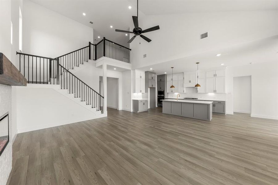 09. 2149 Ten Mile - Family (2) 09. 2149 Ten Mile - Family (2)