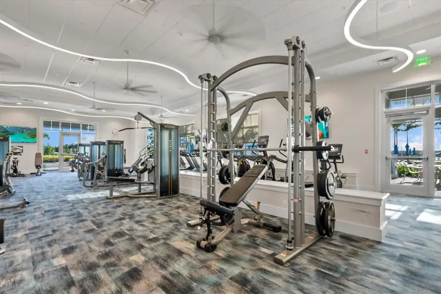 Community amenities in , Englewood (Image 41).