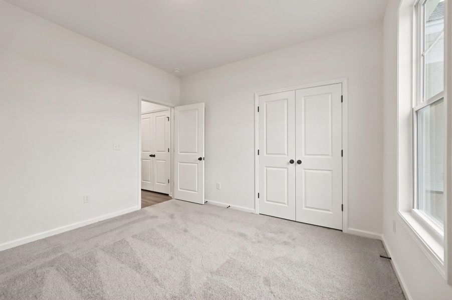 Spacious, unfurnished interior of a new home in Edgefield, Loris (Image 28).