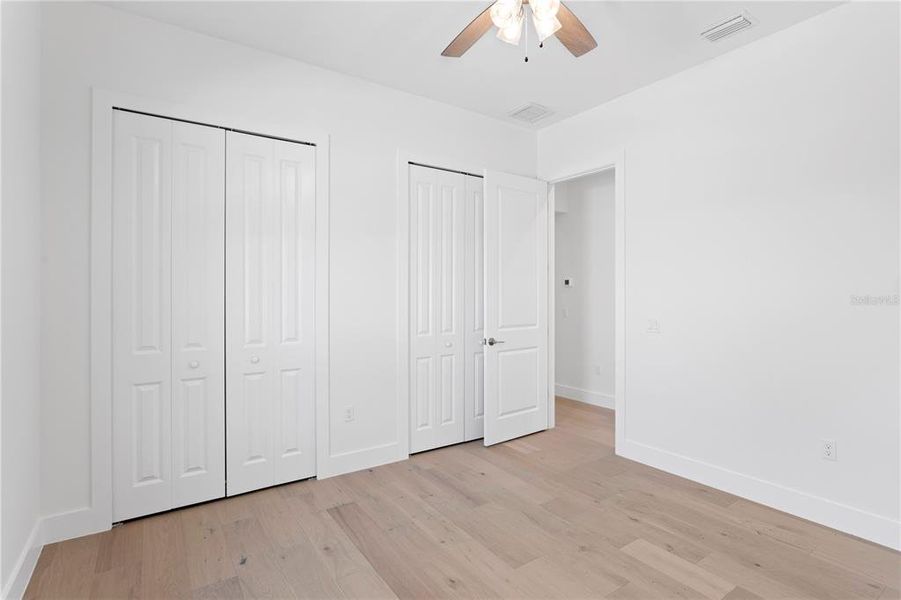 Spacious, unfurnished interior of a new home in , Sarasota (Image 50).