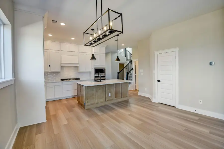 Photo does not represent actual home options and selection. Ask Sales consultant for specific selections.