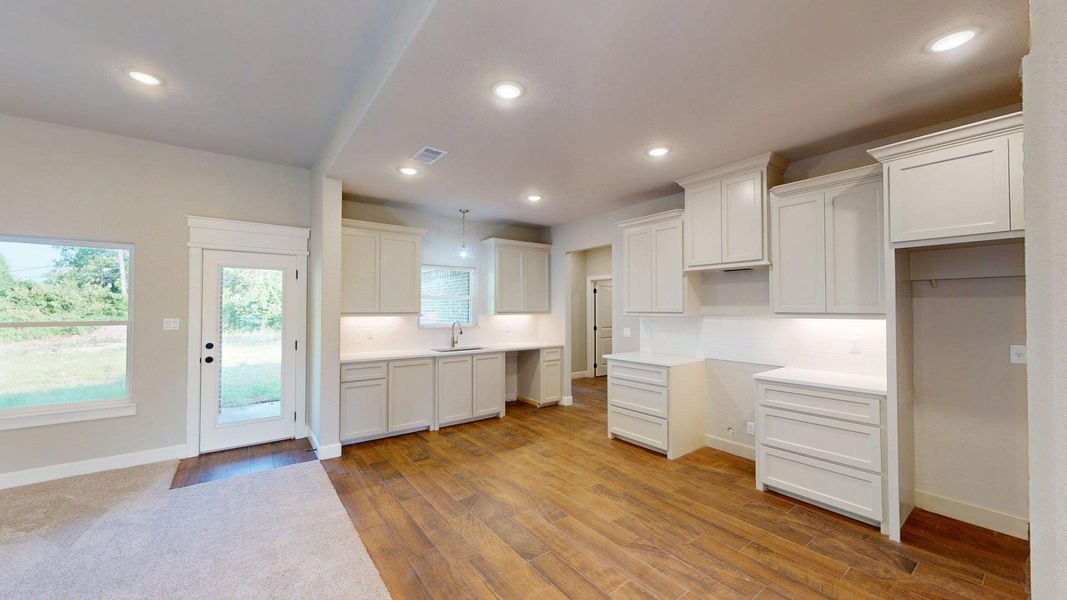 Furnished interior view inside a new home in , Lake Jackson (Image 6).