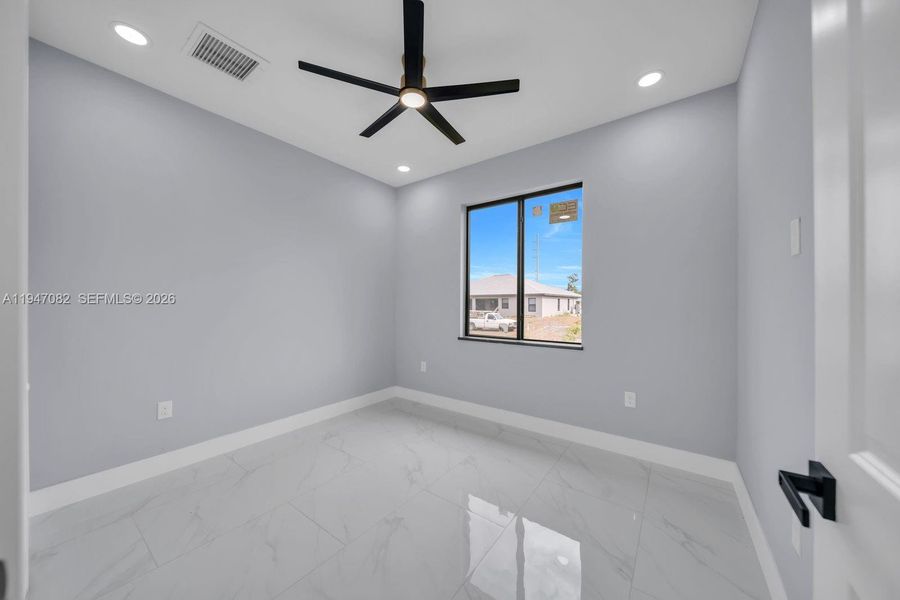 Spacious, unfurnished interior of a new home in , Lehigh Acres (Image 31).