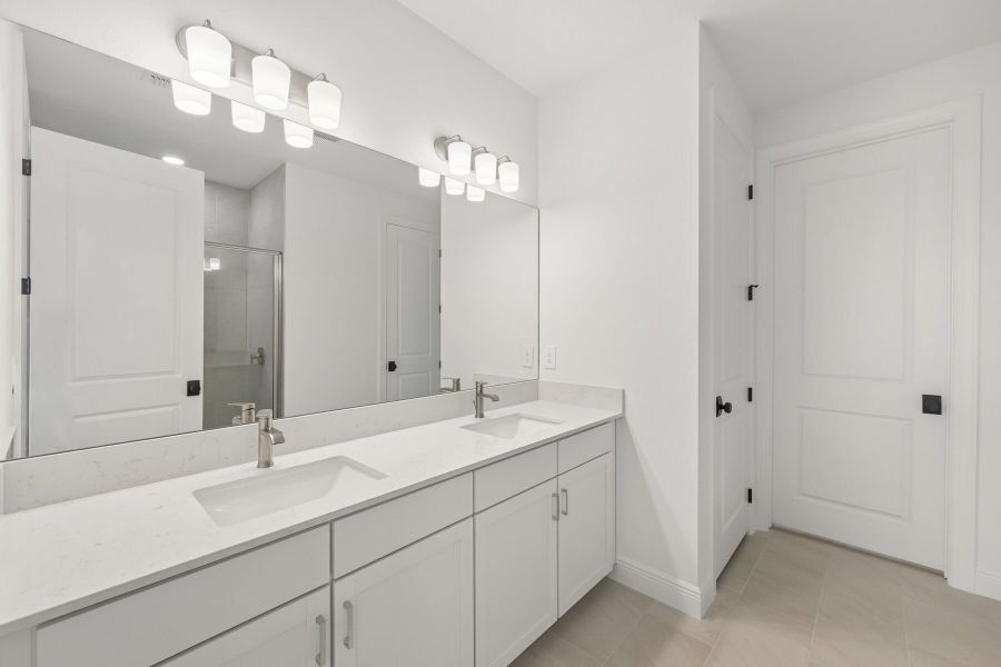 Owner's Bathroom Owner's Bathroom