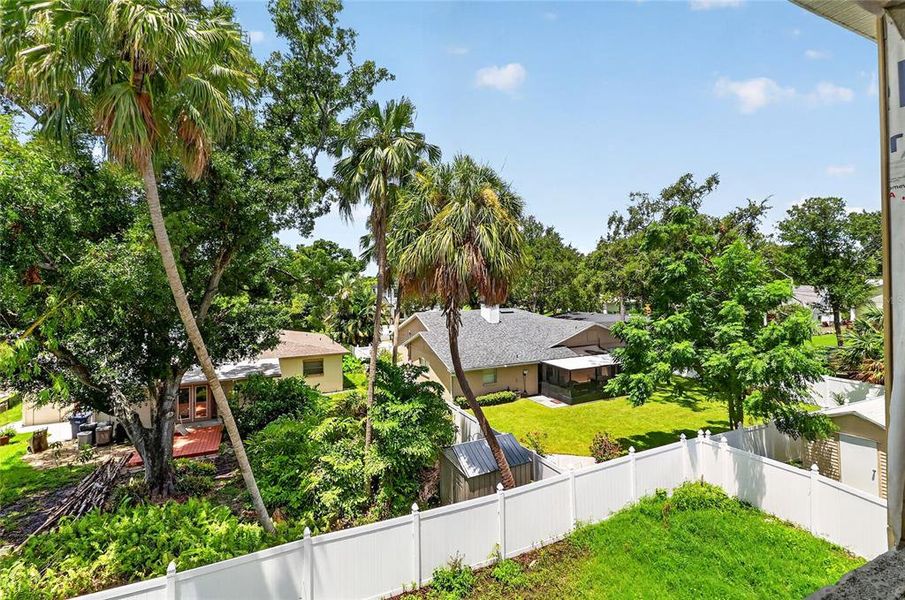 Exterior details and patio area of a home in , Tampa (Image 10).