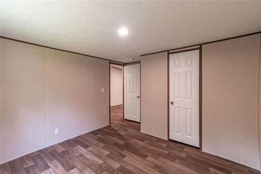 Spacious, unfurnished interior of a new home in , Dahlonega (Image 36).