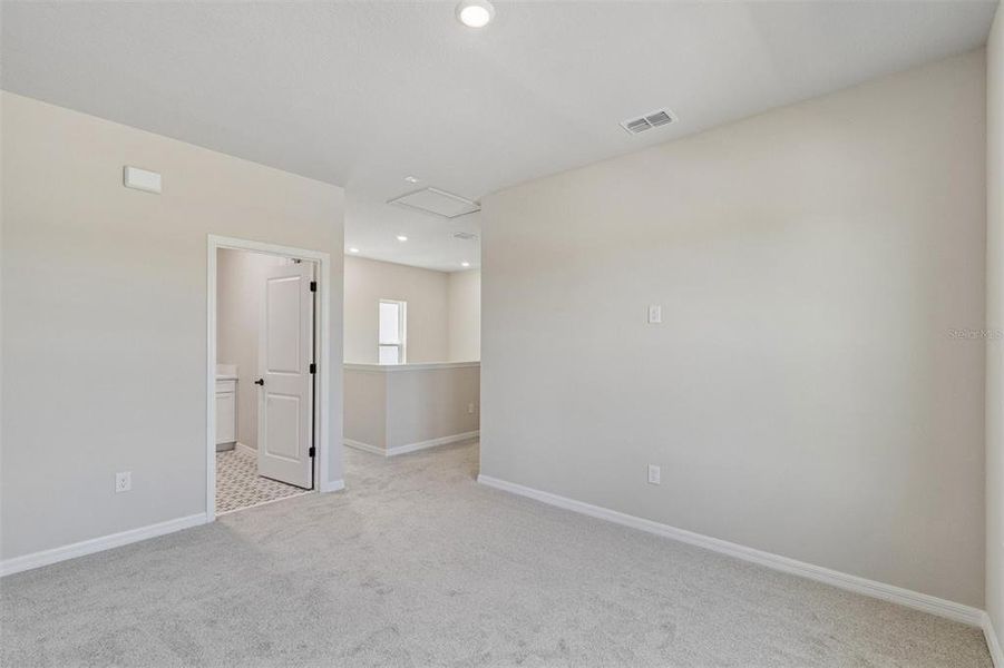 Spacious, unfurnished interior of a new home in Weslyn Park in Sunbridge 34', St. Cloud (Image 21).