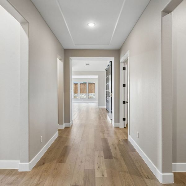 Spacious, unfurnished interior of a new home in Mustang Lakes, Celina (Image 56).