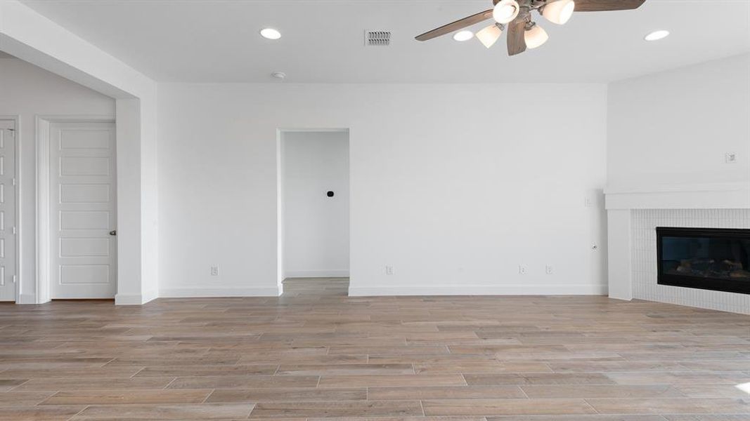Spacious, unfurnished interior of a new home in Devonshire 55', Forney (Image 23).