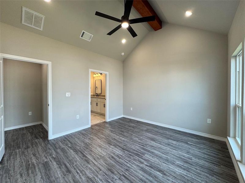 Spacious, unfurnished interior of a new home in , Mabank (Image 20).