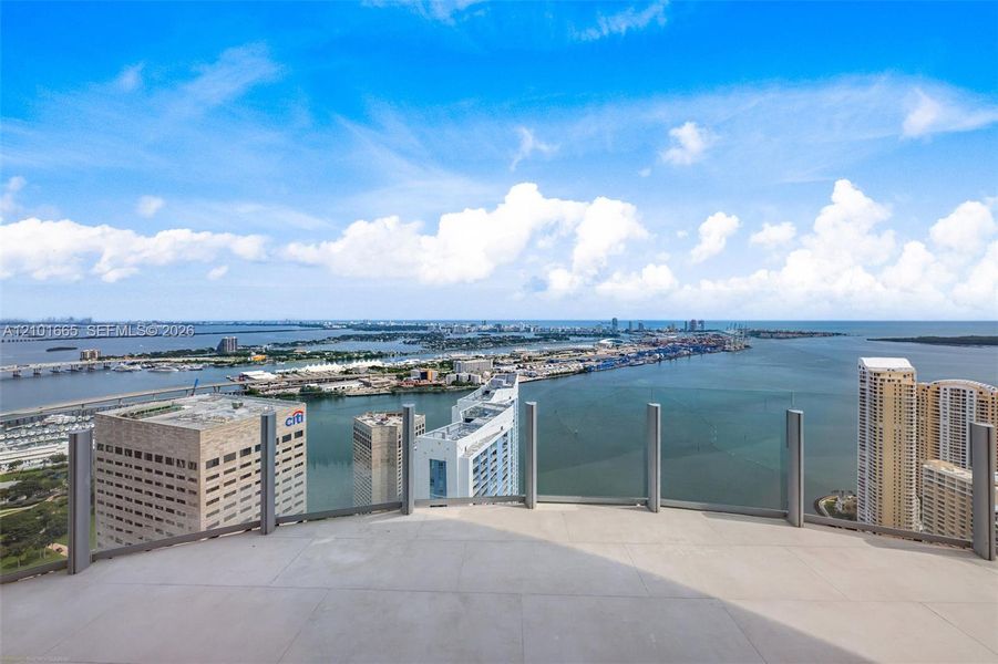 Condo located in Miami, FL showcasing its design and architecture (Image 22).