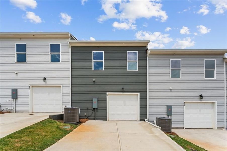 Front exterior of a new home in Stegall Village, Cartersville, GA, highlighting curb appeal (Image 87). Front exterior of a new home in Stegall Village, Cartersville, GA, highlighting curb appeal (Image 87).