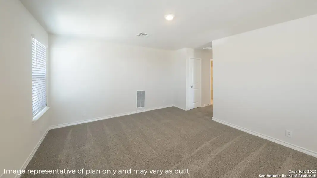 Spacious, unfurnished interior of a new home in Brookstone Creek, San Antonio (Image 25).
