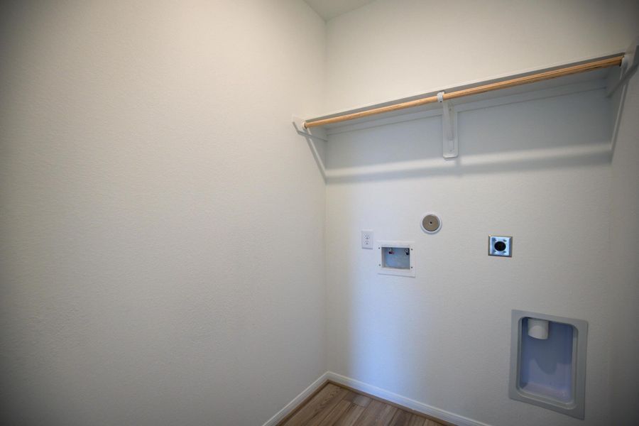 Spacious, unfurnished interior of a new home in Mason Woods, Cypress (Image 10).