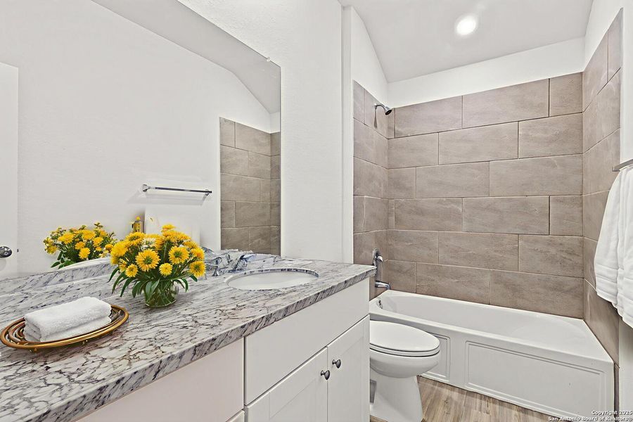 Furnished interior view inside a new home in , Bulverde (Image 14).