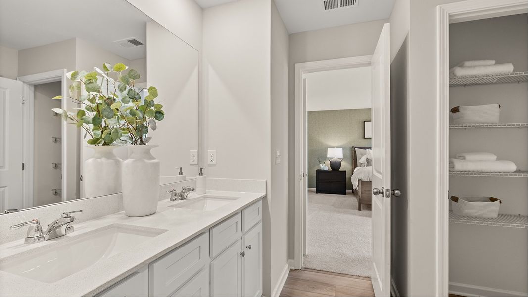 Parker Core L035 Davidson Owners Bath 2of2 F2 Base4 060625