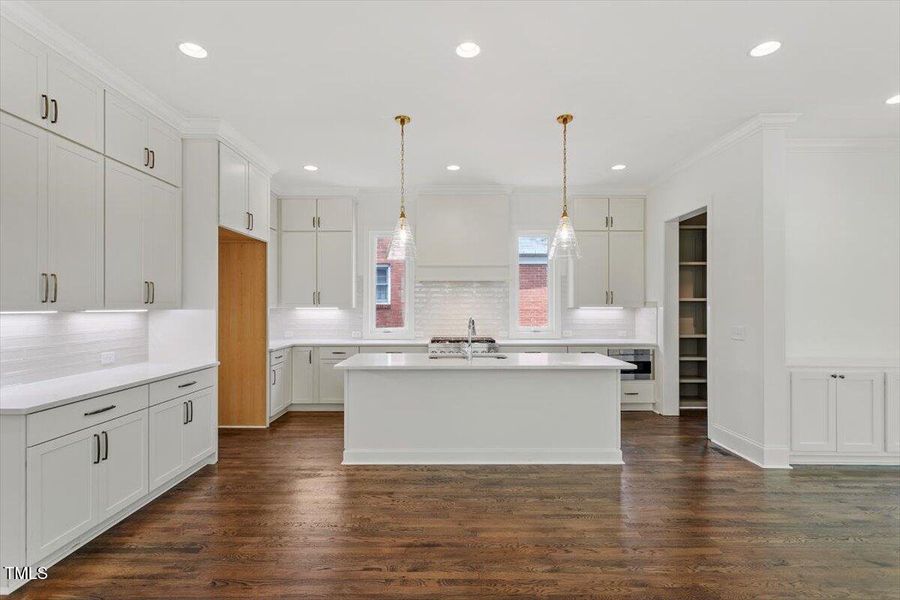 19-3302.5 Hall Place [2153293]_19