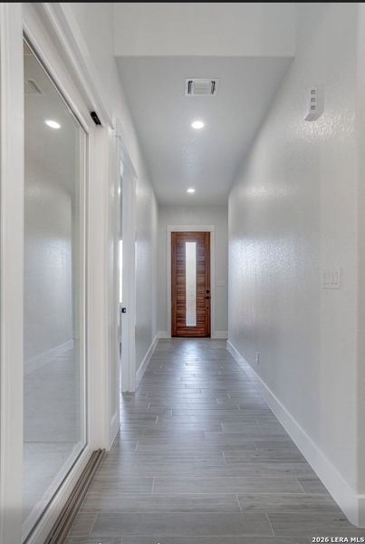 Spacious, unfurnished interior of a new home in , Selma (Image 12).