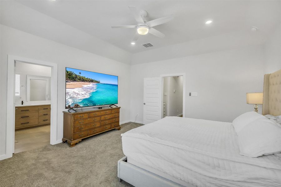 Oversized owner’s retreat with plenty of space for additional seating, oversized furniture, and a peaceful escape at the end of the day.