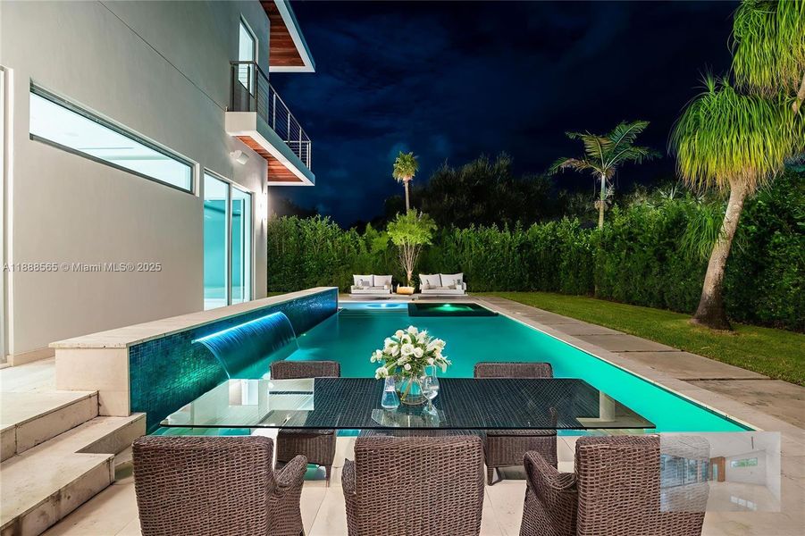 Community amenities in , Pinecrest (Image 43). Community amenities in , Pinecrest (Image 43).