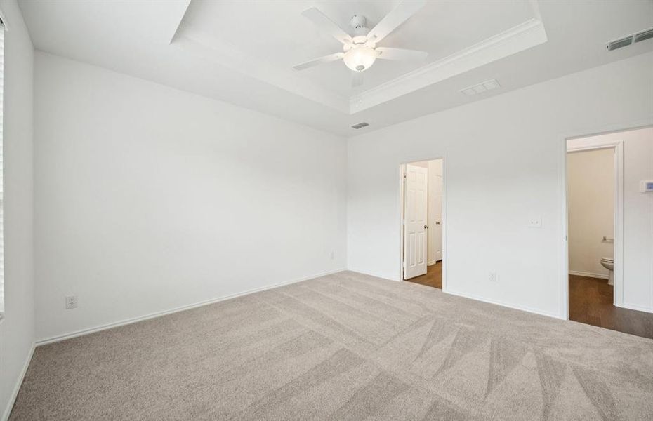 Spacious owner's suite with private bath Spacious owner's suite with private bath