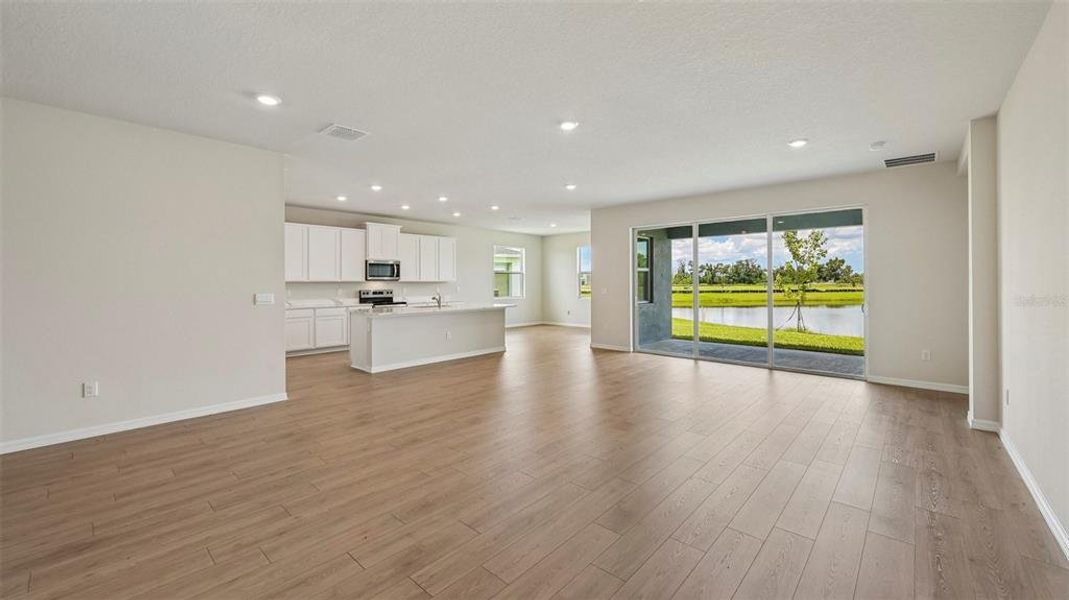 Spacious, unfurnished interior of a new home in Oakfield Trails, Parrish (Image 15).