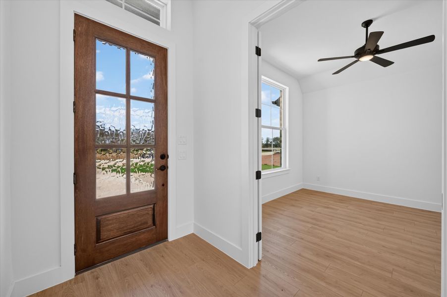 Spacious, unfurnished interior of a new home in Paloma Ranches, Justin (Image 18).