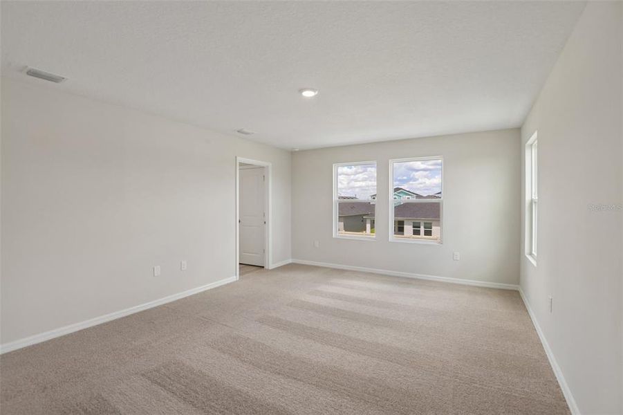 Spacious, unfurnished interior of a new home in Wynnstone, Davenport (Image 27). Spacious, unfurnished interior of a new home in Wynnstone, Davenport (Image 27).