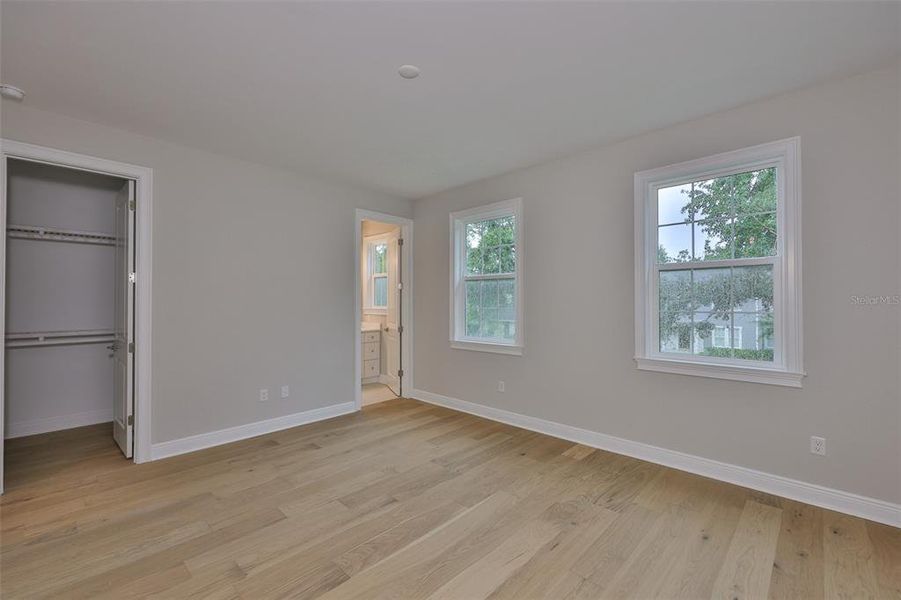Spacious, unfurnished interior of a new home in , Tampa (Image 46).