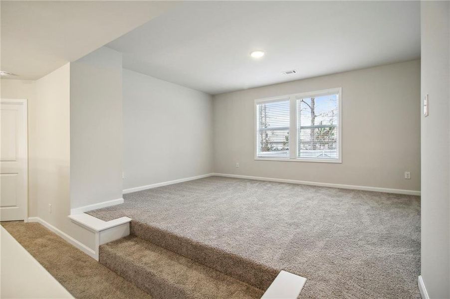 Spacious, unfurnished interior of a new home in , Auburn (Image 23).