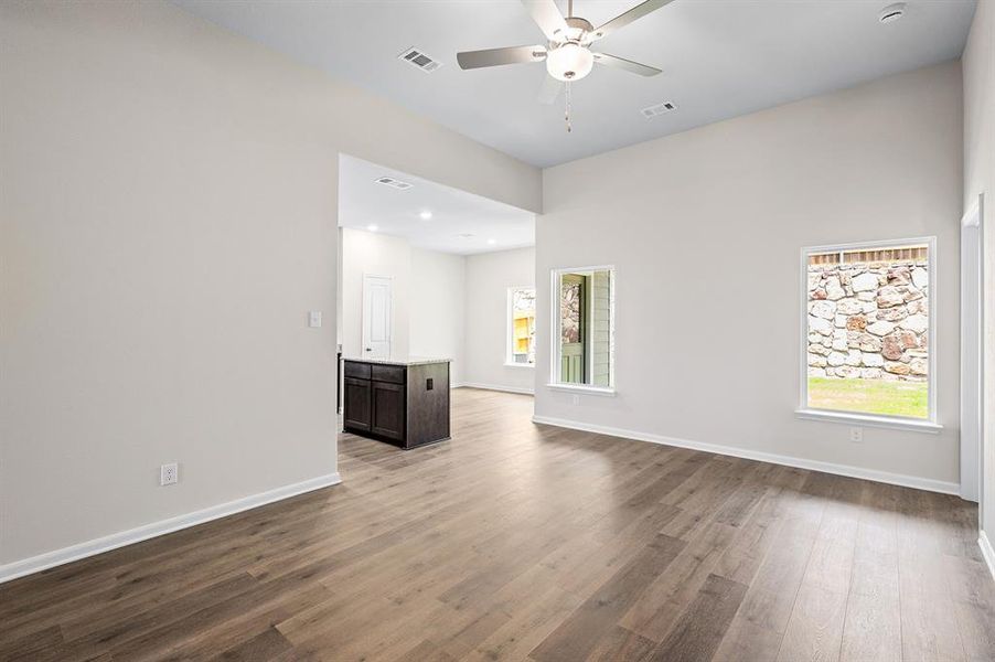 Spacious, unfurnished interior of a new home in College Park, Dallas (Image 12).