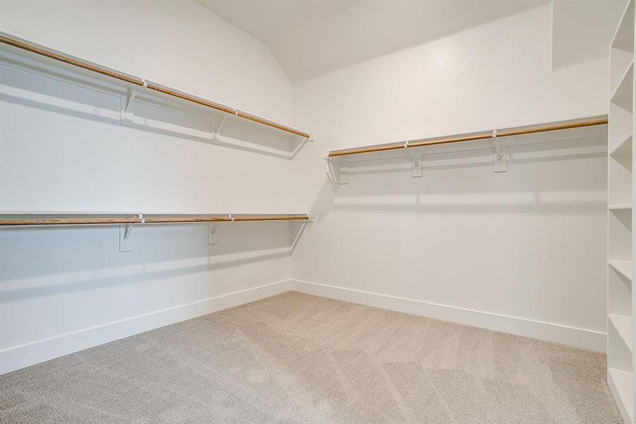 Spacious, unfurnished interior of a new home in Waterfall Ranch, Waxahachie (Image 38).