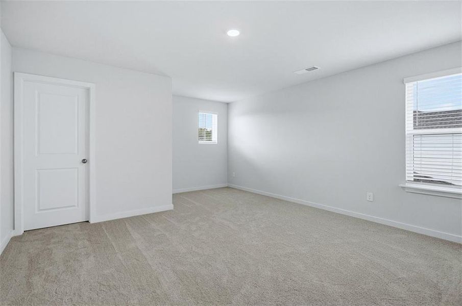 Spacious, unfurnished interior of a new home in Conner Farm, Dawsonville (Image 36).